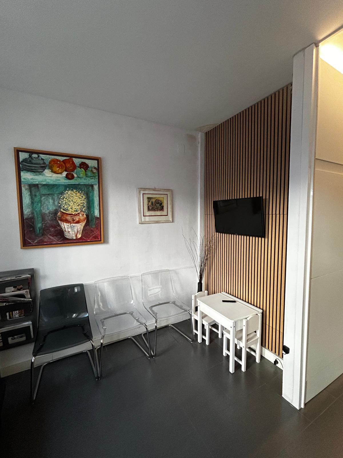 Sala d'espera renovada de la Clínica Dental Cornudella